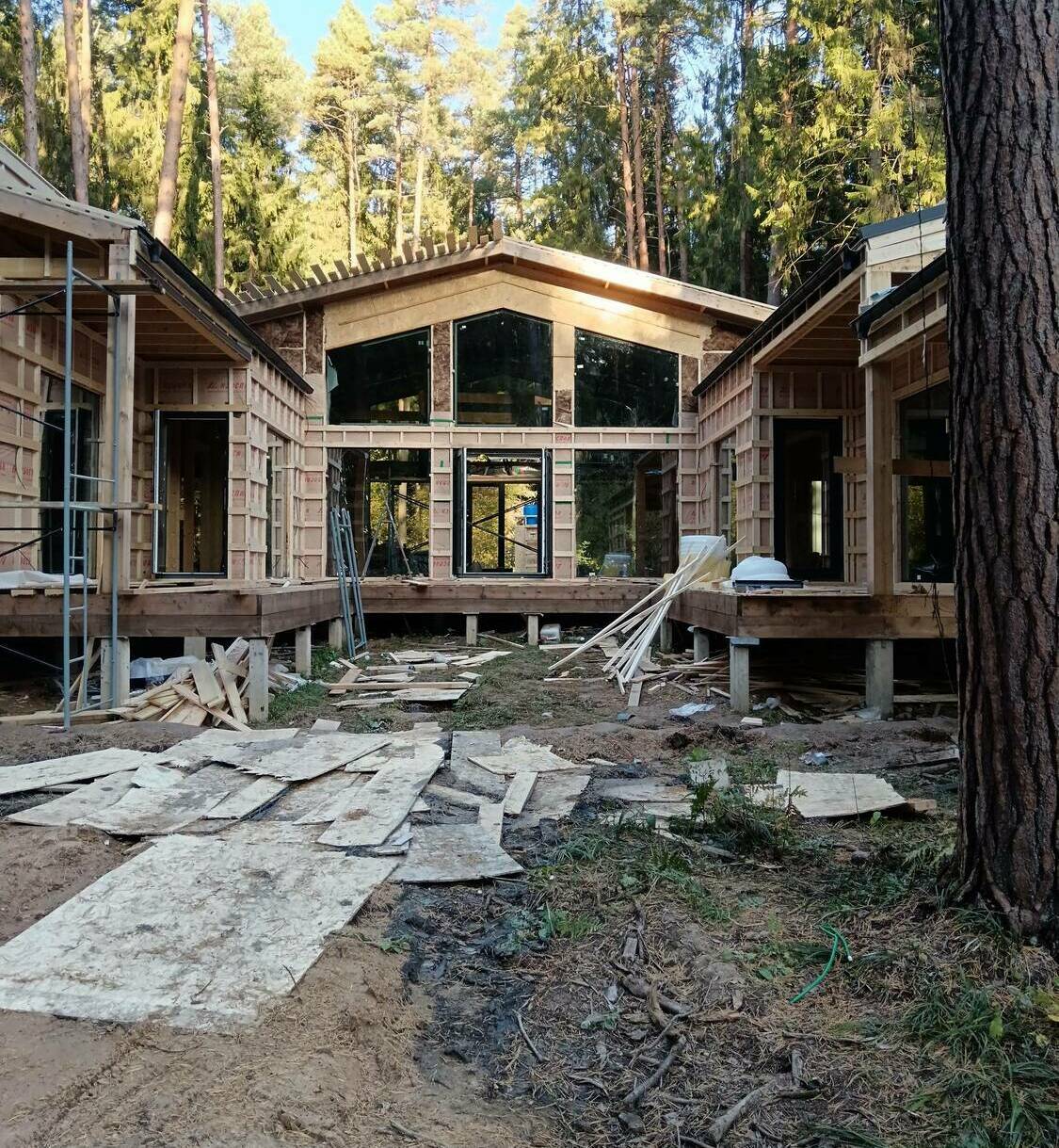 Безрамные окна в каркасном доме Безрамные окна в каркасном доме