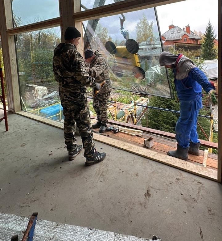 Монтаж безрамных стеклопакетов Монтаж безрамных стеклопакетов